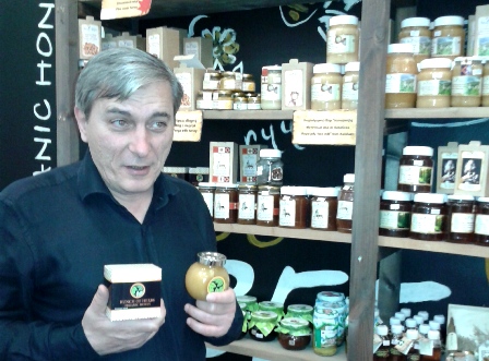 Эксперт: Мне жалко продавать армянский мед по цене $45 за килограмм