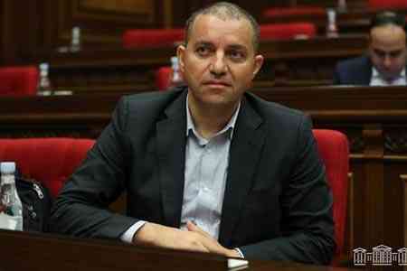 Armenia`s minister of economy meets with BostonGene company reps 