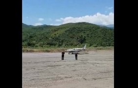 Governor of Syunik region of Armenia attended pilot landing of a  light aircraft at airport of city of Kapan