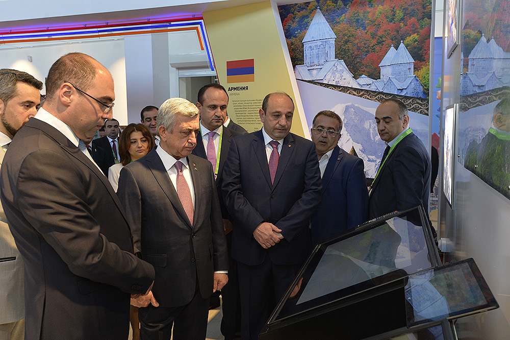 Президент Армении посетил армянский павильон на выставке "Астана ЭКСПО-2017"