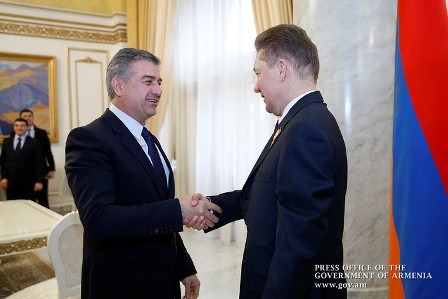 Премьер-министр Армении и глава "Газпрома"  посетили строительную площадку многофункционального учебно-спортивного комплекса 