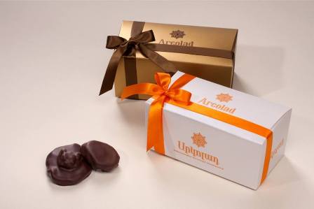 Armenian chocolate experts accept Belgian experts` traditions