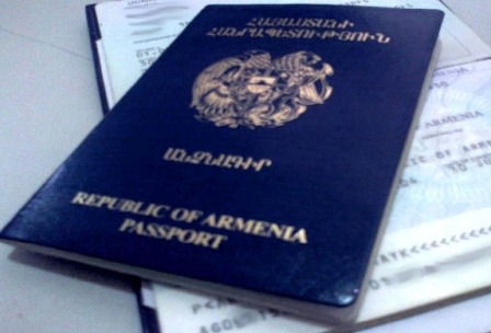 Отныне граждане Армении могут продлить срок действия выездных печатей в паспортах прямо в аэропорту