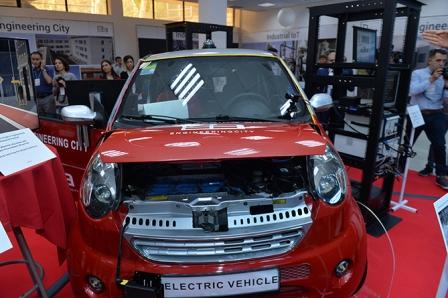 Группа армянских инженеров сконструировала первый в Армении электрический автомобиль