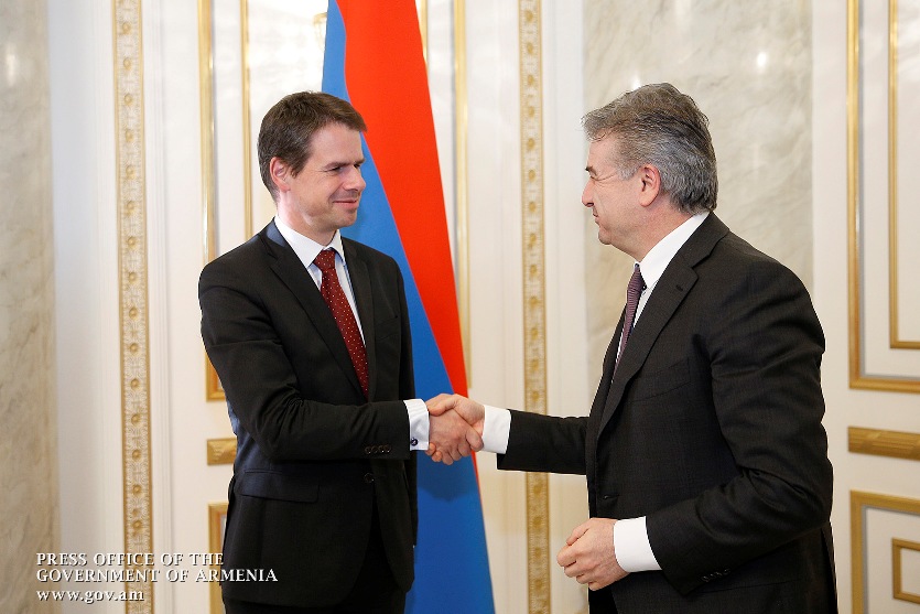 Karen Karapetyan and Jonathan Lacote discussed the issues of  Armenian-French cooperation