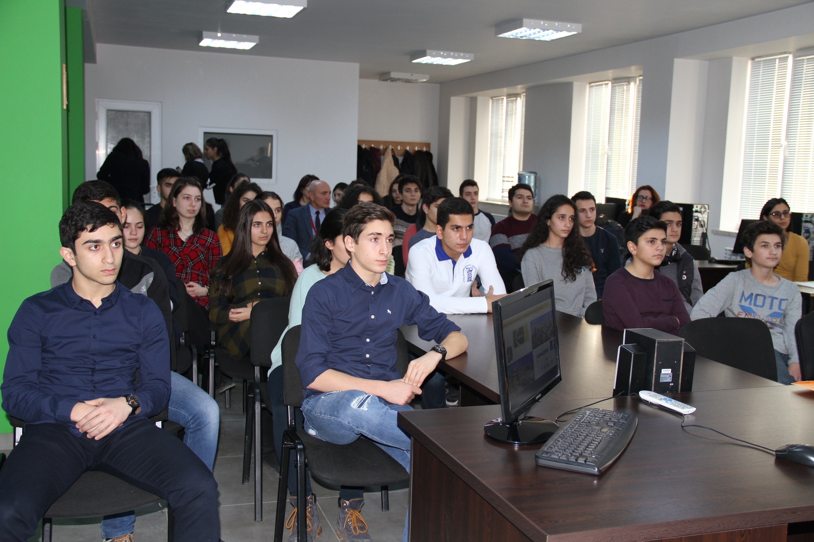 Beeline Armenia CEO gives a lecture at Shirakatsy Lyceum