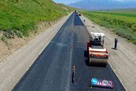 Asphalt carpet is being laid along the Lanjik-Gyumri section under  the North-South 
