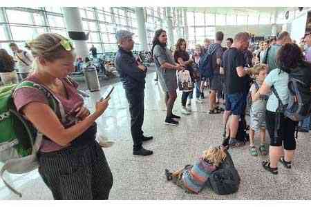 Борт авиакомпания myway не может вылететь из аэропорта Звартноц