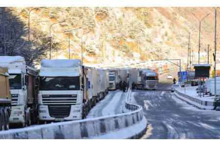 Road from Georgia to Russia through Upper Lars checkpoint is closed  for trucks