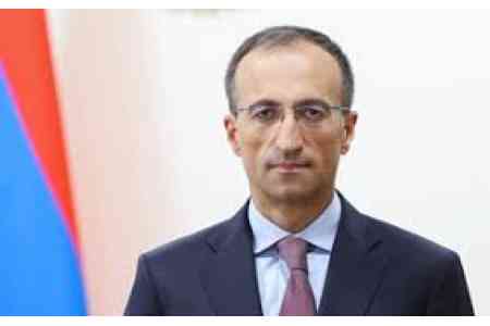 Minister: Job seekers and unemployment cut in half over five years