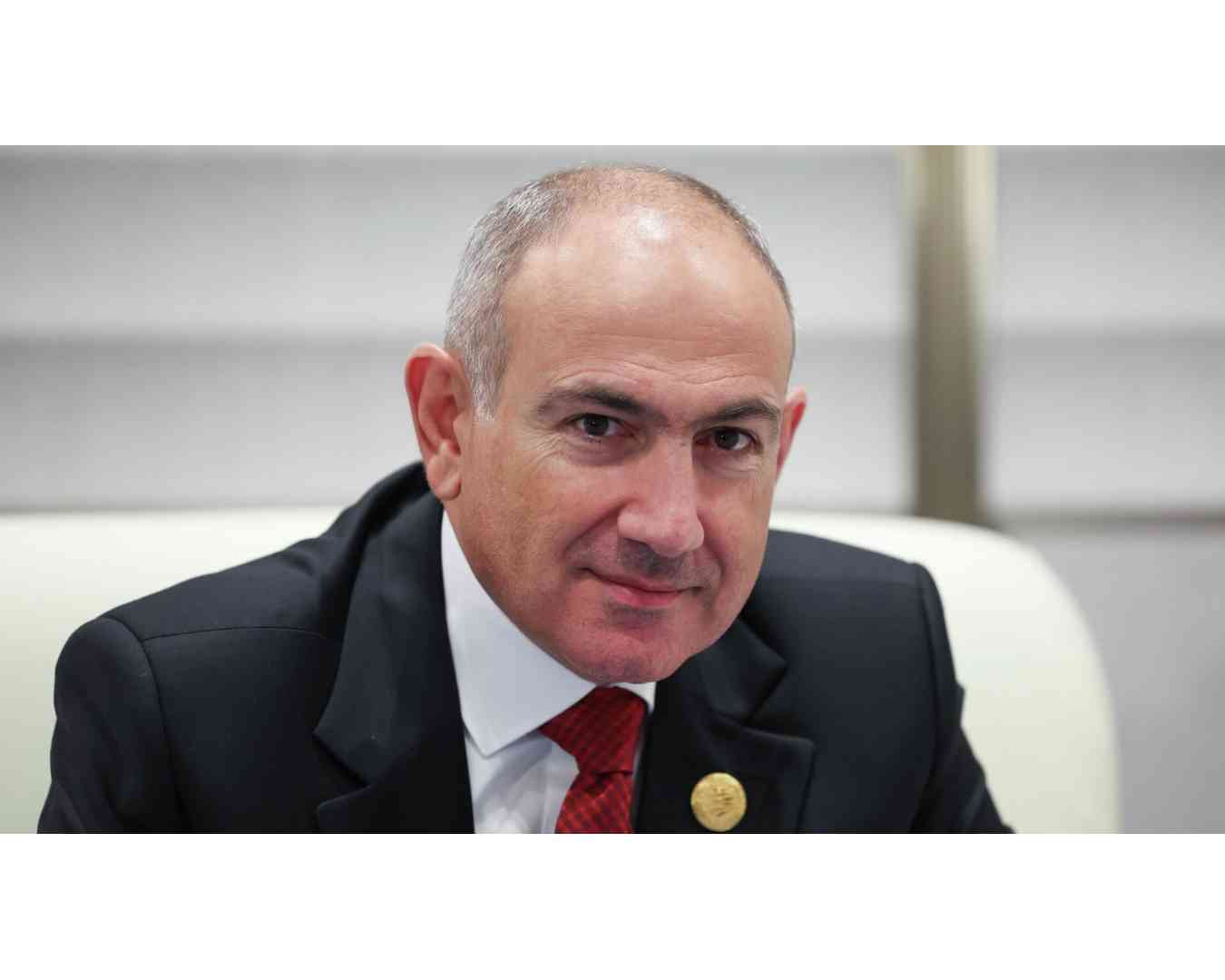 Пашинян призвал официантов - требуйте фиксации полной зарплаты