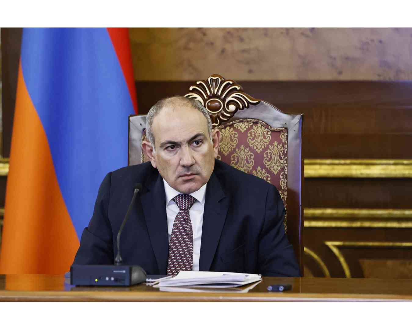 Пашинян призвал официантов - требуйте фиксации полной зарплаты