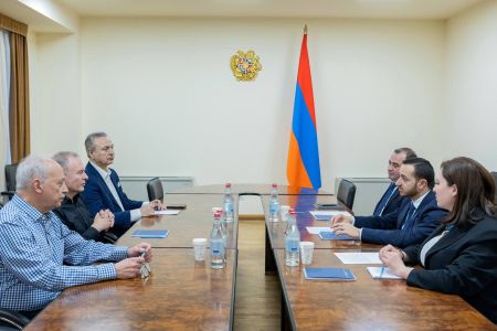 Министр высокотехнологичной промышленности Армении поддержал стратегическое партнерство республики с Synopsys