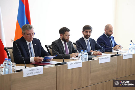 Польша открывает свой рынок для армянской сельхозпродукции на фоне её экспортных трудностей - встреча в МИД РА